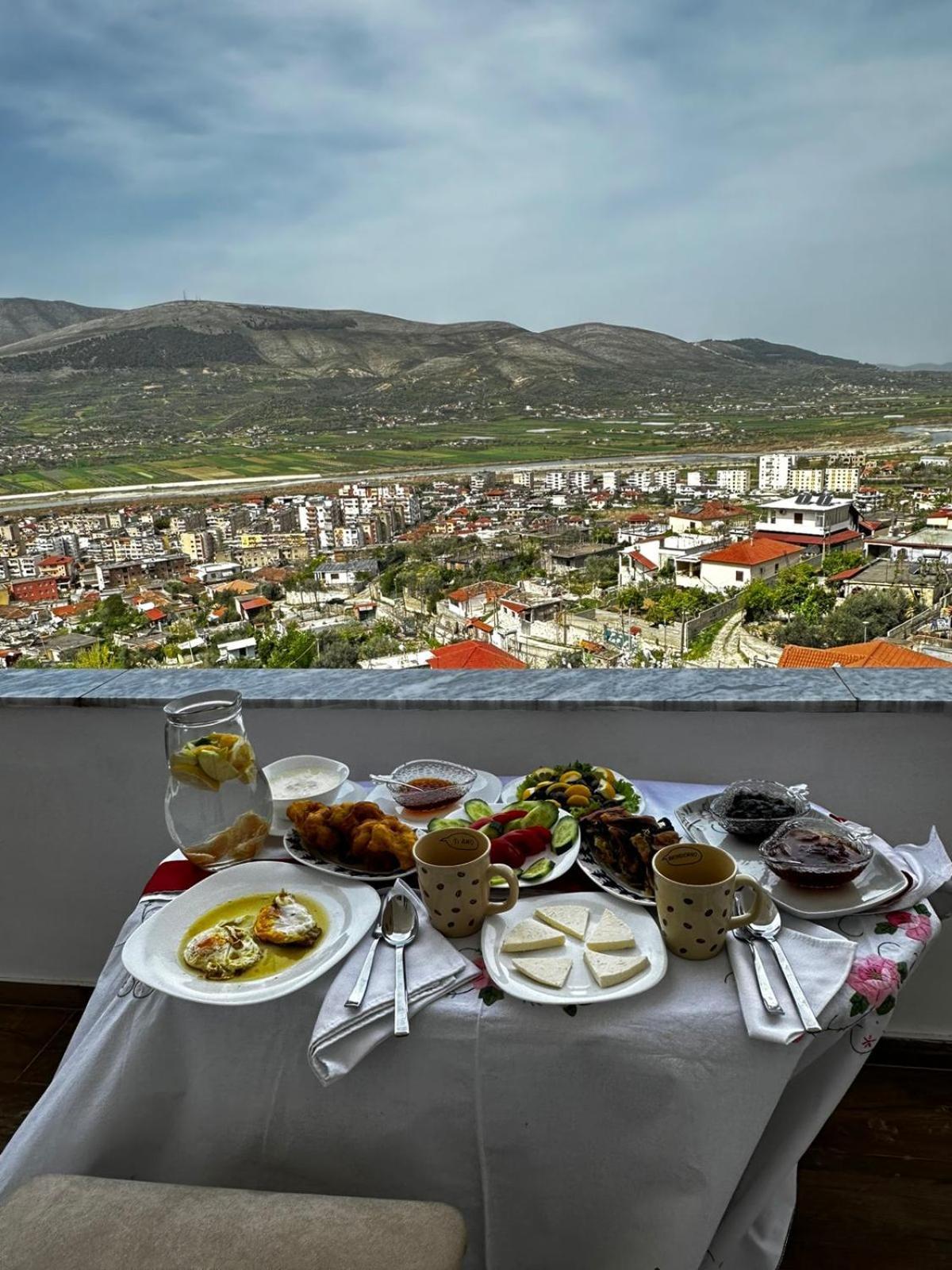 Guesthouse & Hospitality Berat Exterior photo