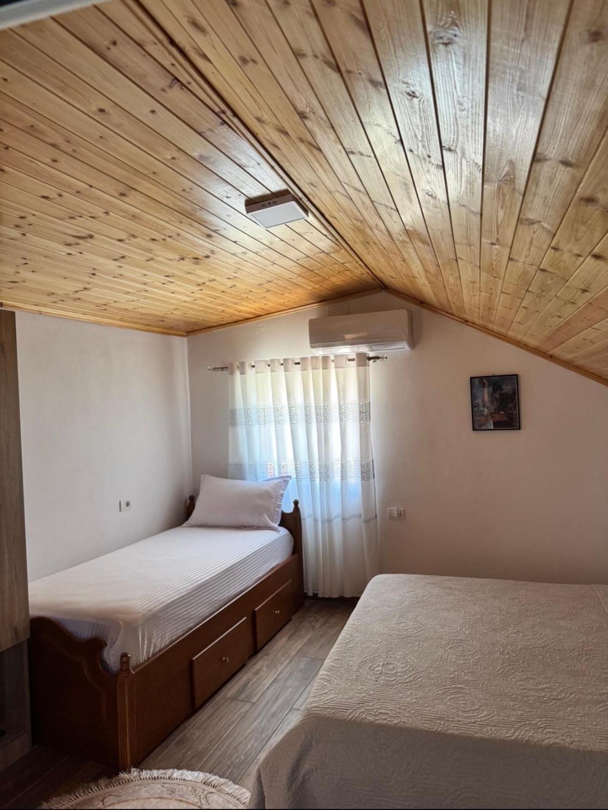Guesthouse & Hospitality Berat Exterior photo